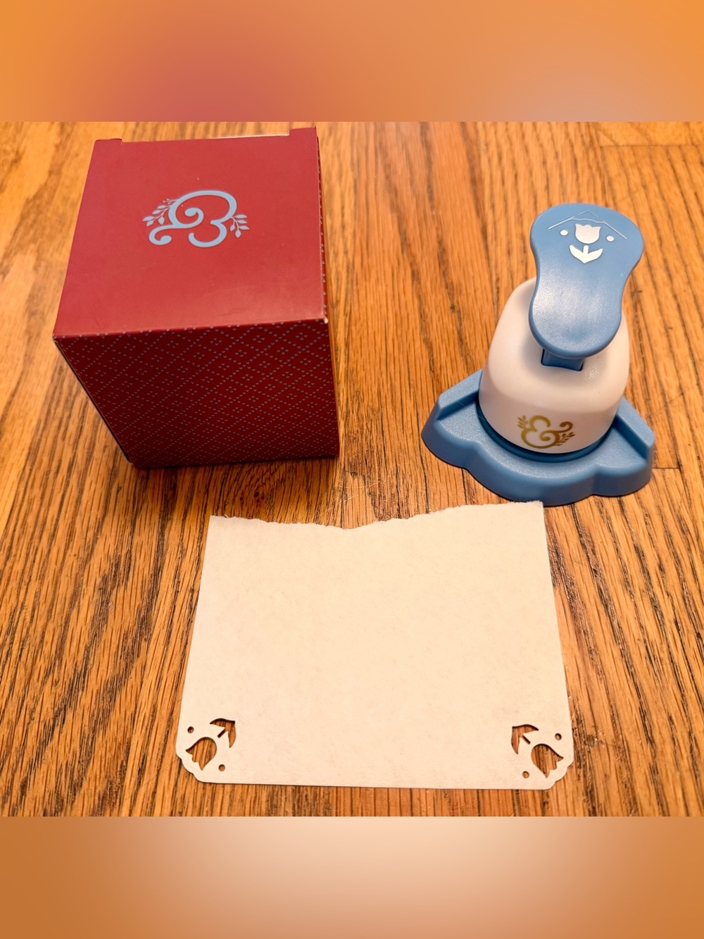 Archer & Olive - Corner paper punch